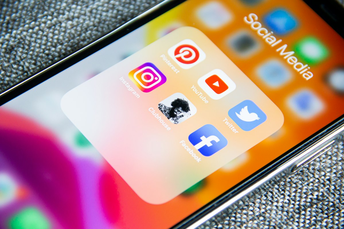 إدارة التواصل الاجتماعي